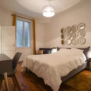 Large Flat At 2 Steps From The Eiffel Tower Parigi